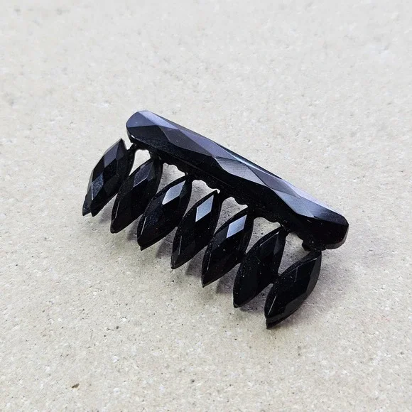 Antique Victorian French Jet Mourning Brooch Faceted Black Glass C-Clasp Pin - Picture 1 of 7